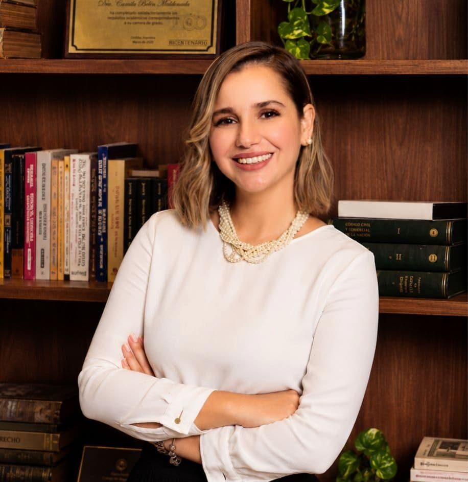 Abg. Adria Báez Bolla